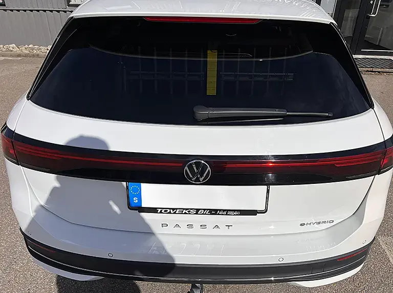 referens-bil-bak-efter-v2 referens-bil-bak-efter-v2